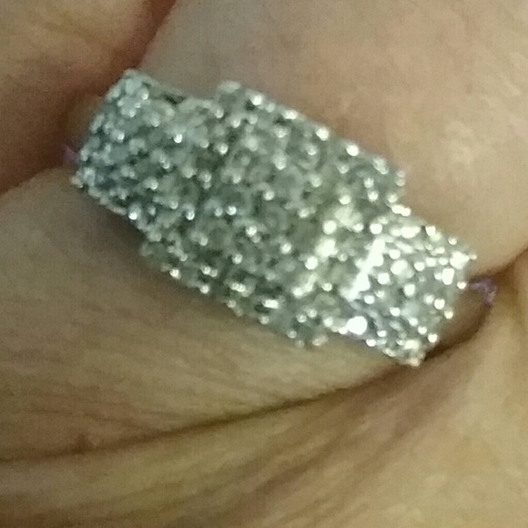 Jewelry - Diamond ring